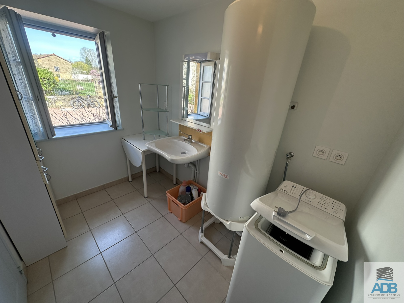 Image_, Appartement, La Bénisson-Dieu, ref :LAP30005083