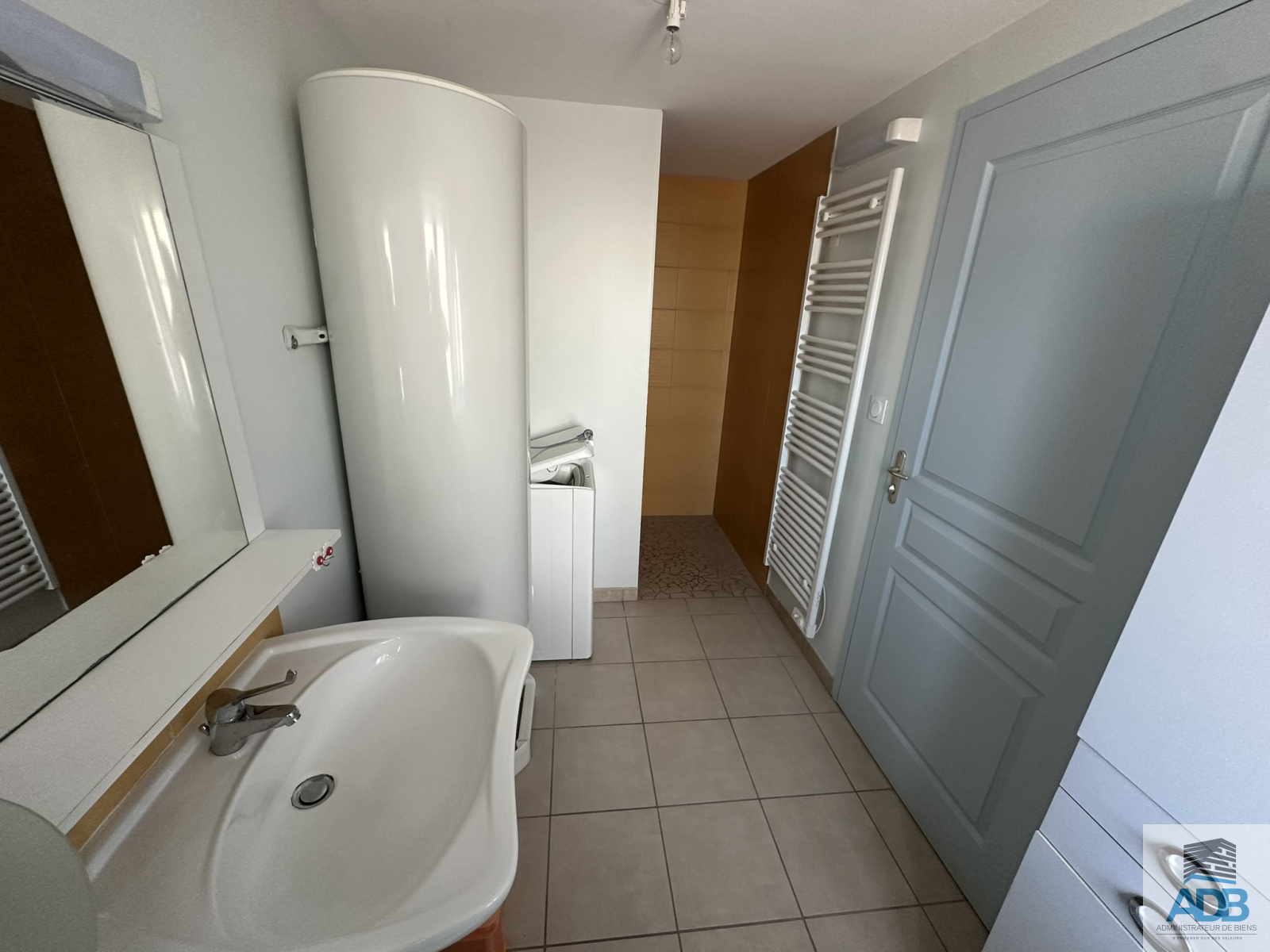 Image_, Appartement, La Bénisson-Dieu, ref :LAP30005083