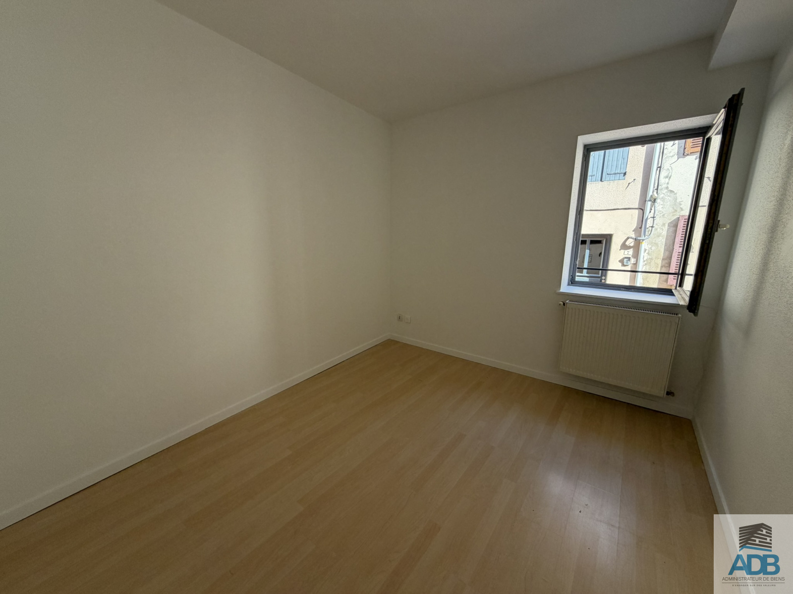 Image_, Maison de village, Perreux, ref :LMA210004431