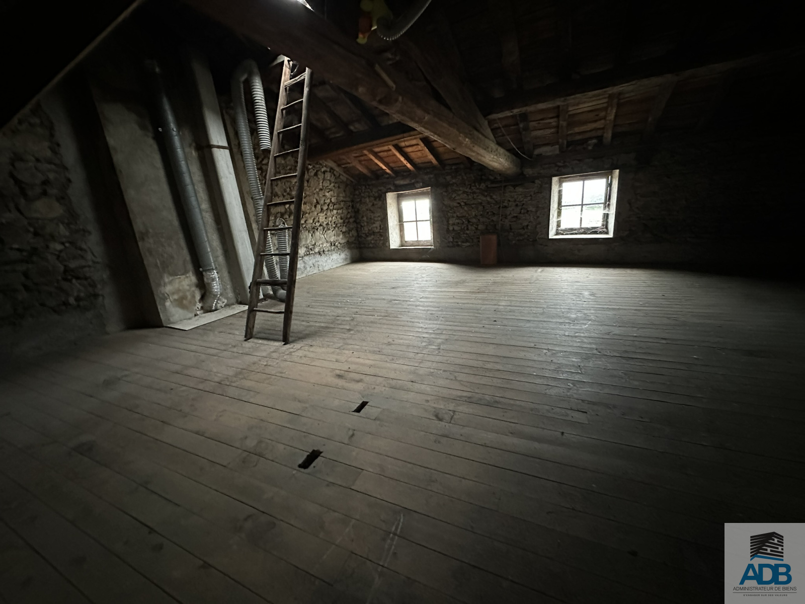 Image_, Maison, Saint-Symphorien-de-Lay, ref :VMA50005182