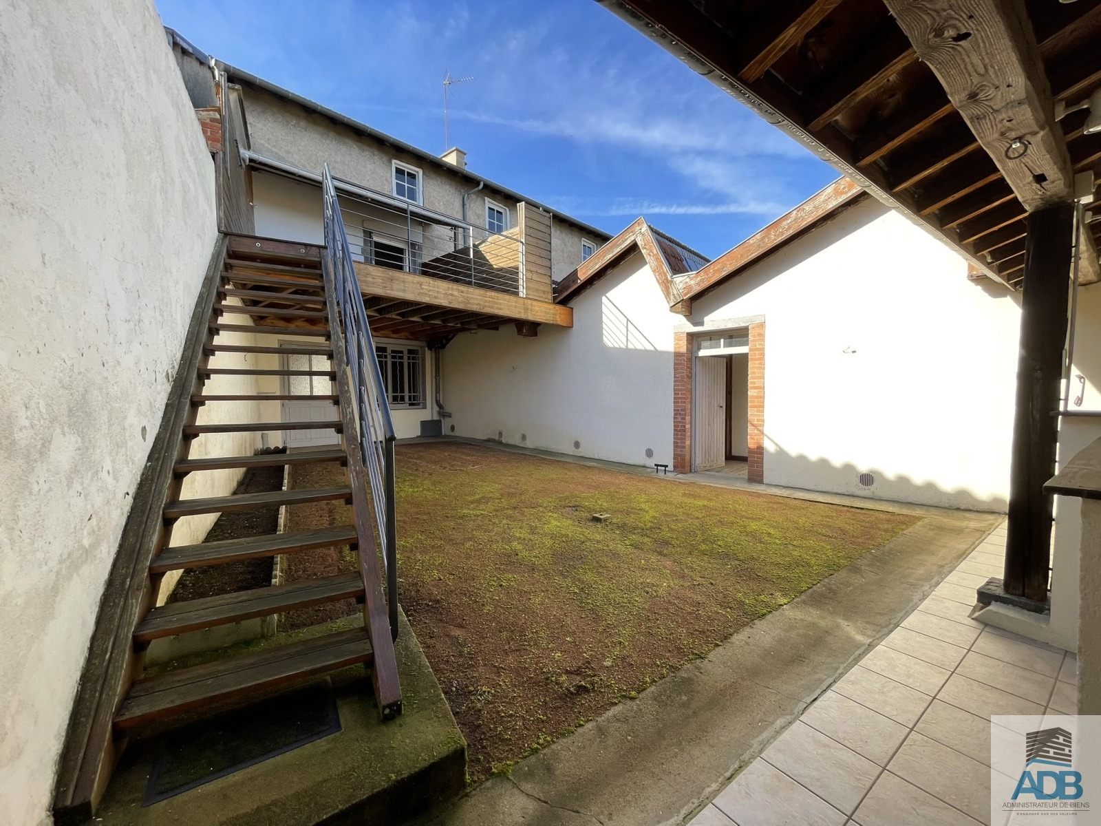 Image_, Maison, Saint-Symphorien-de-Lay, ref :VMA50005182