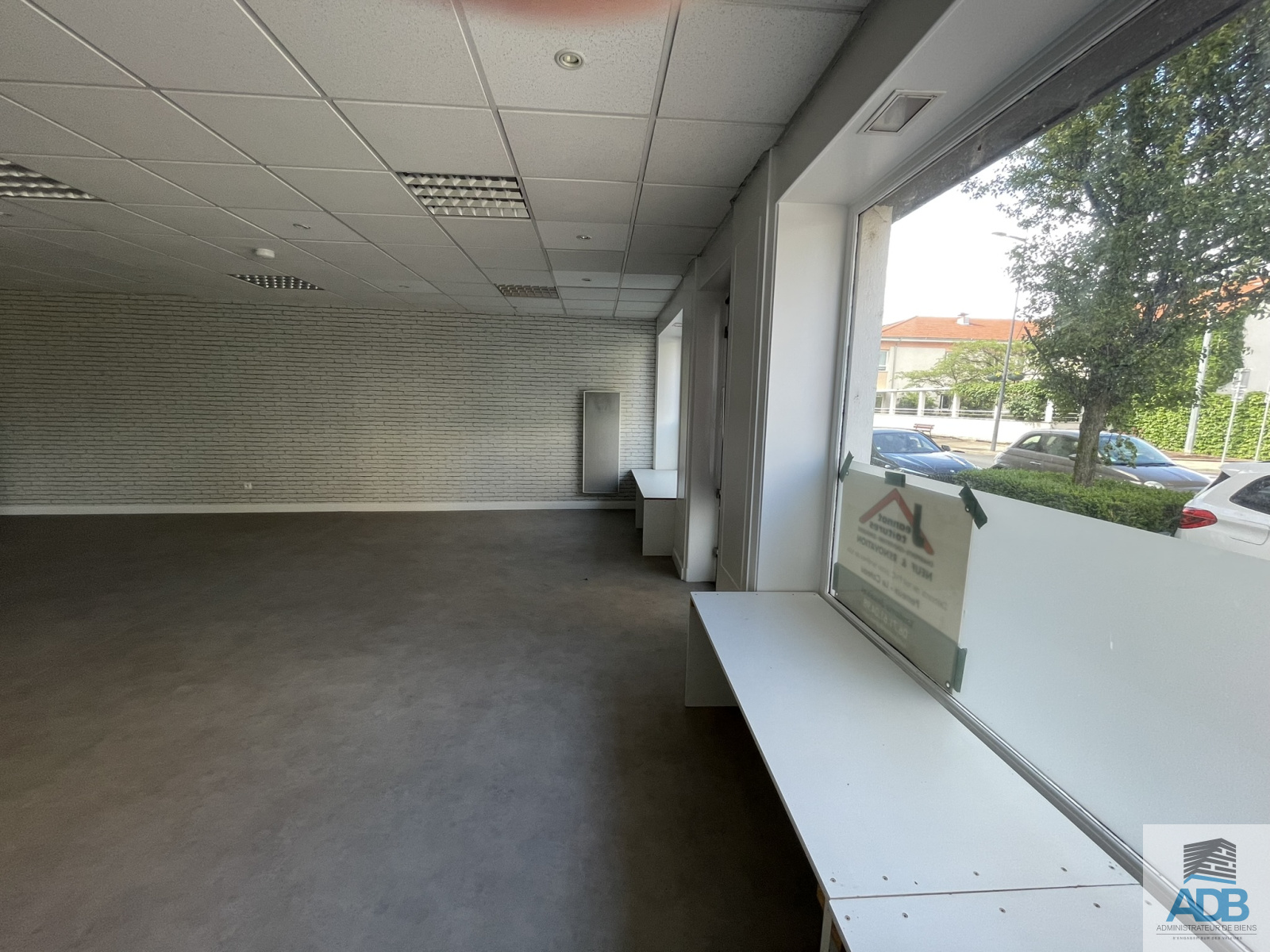 Image_, Local commercial, Le Coteau, ref :LCO10005081