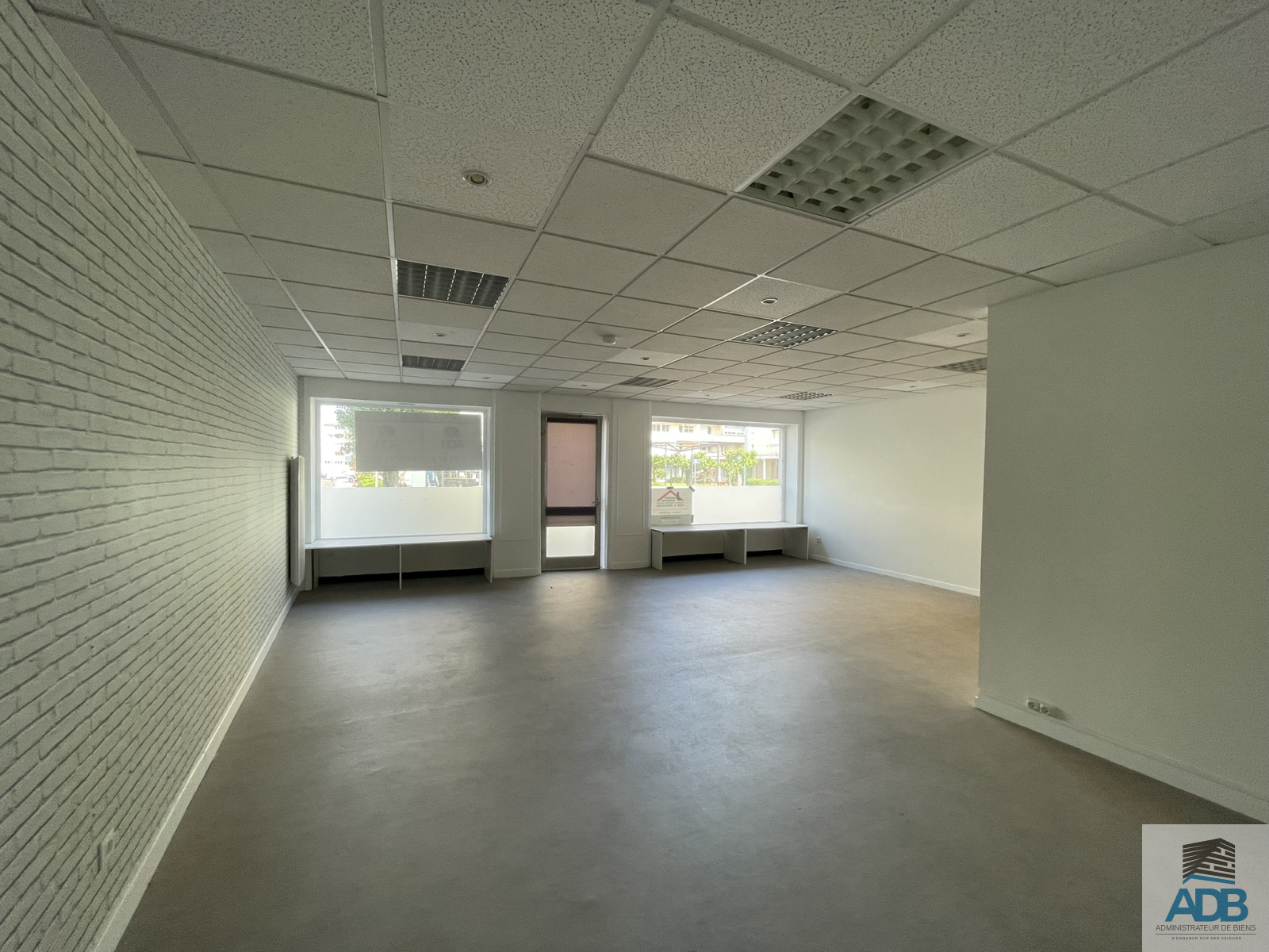 Image_, Local commercial, Le Coteau, ref :LCO10005081