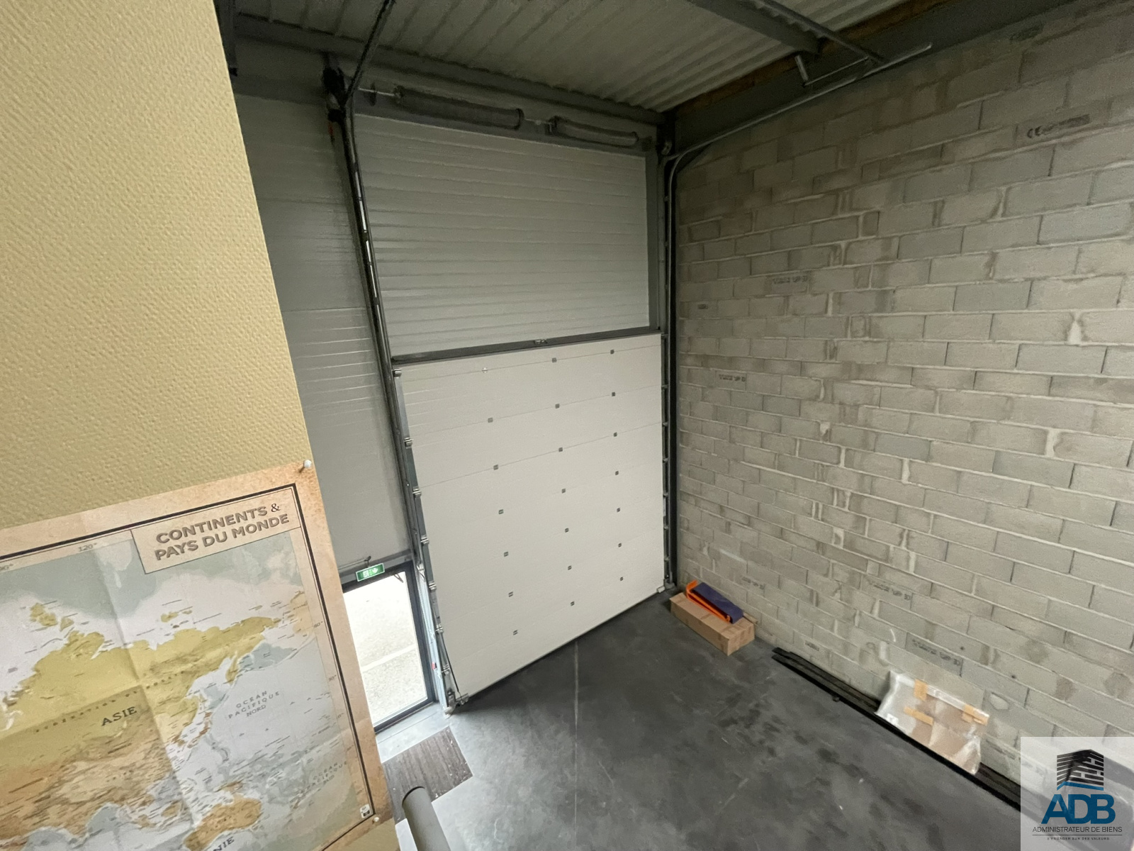 Image_, Local d'activité, Le Coteau, ref :LCO30005142